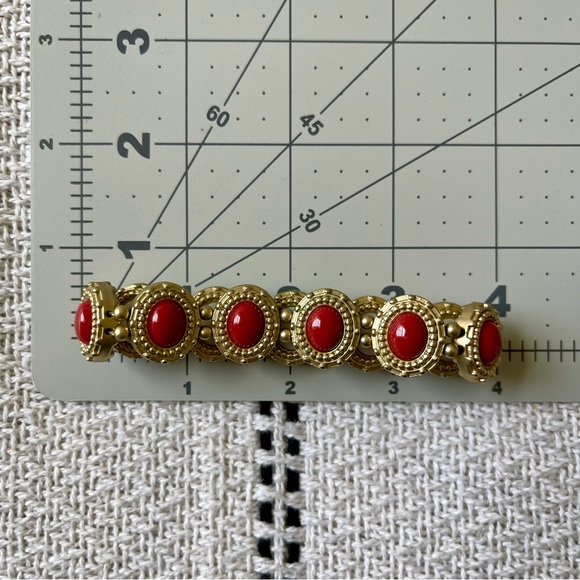 CHICOS | NYSSA Reversible Stretch Bracelet Crisp White Sultry Crimson Gold Tone - Picture 6 of 9